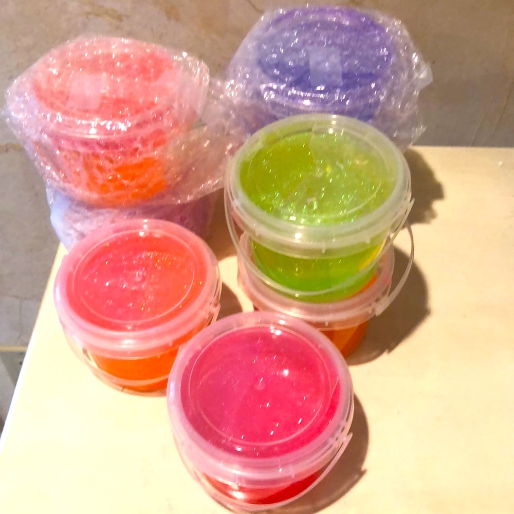 NWT 2 mystery two toned glimmer 8.36 slime bucket plus 1mix in packet!